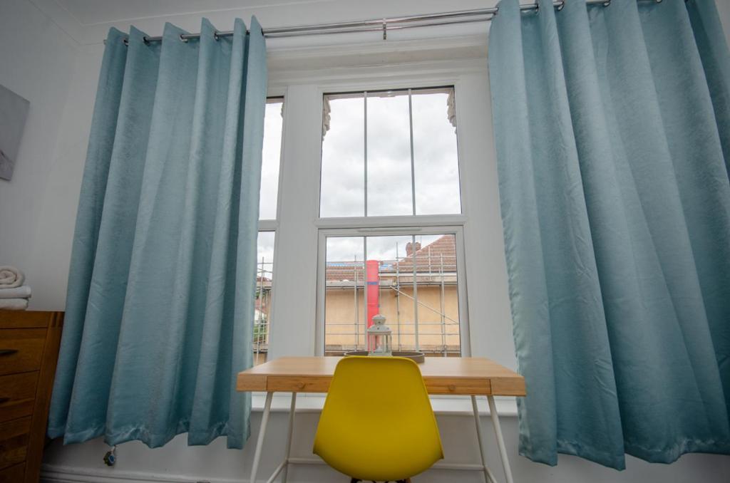 Stylish 91Sqm Victoria 2 Bedroom Apartment Bristol Esterno foto